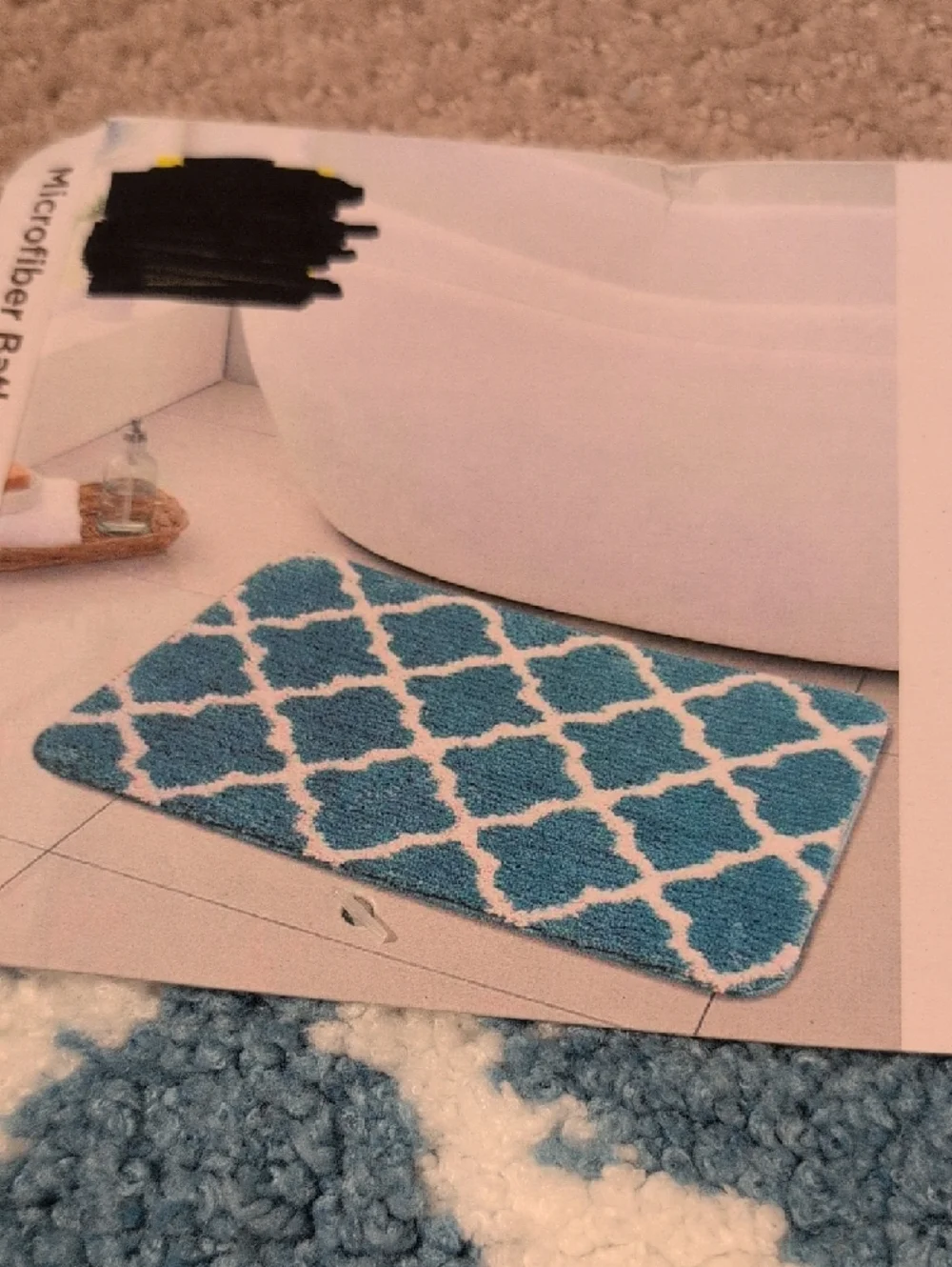 Comfort Bay Teal and White Moroccan-Style Microfiber Bath Mat Rug